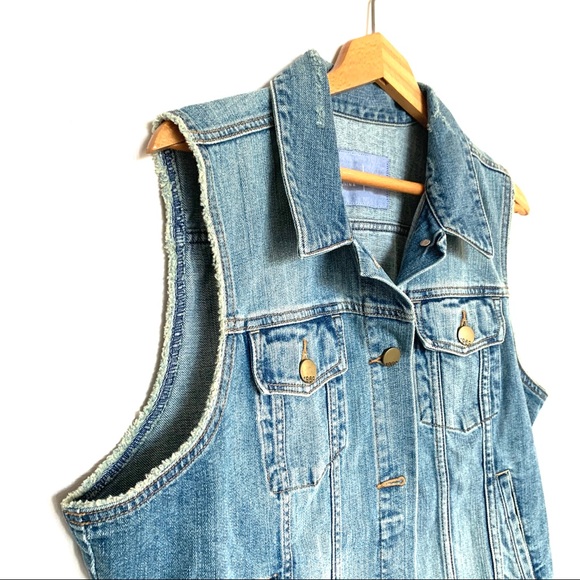 GAP Denim Vest - Picture 2 of 4